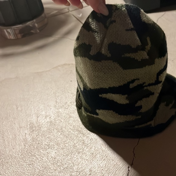 Army tuque - Picture 3 of 3